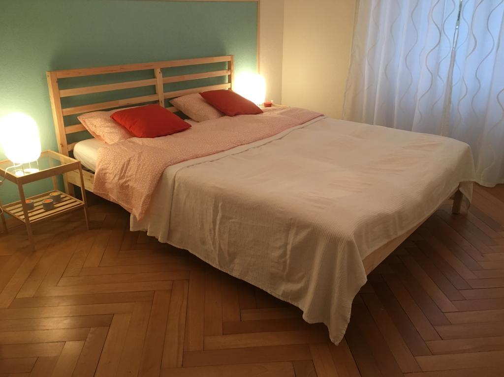 Appartement Douces Heures Avec Parking Couvert Prive Le Locle Kültér fotó