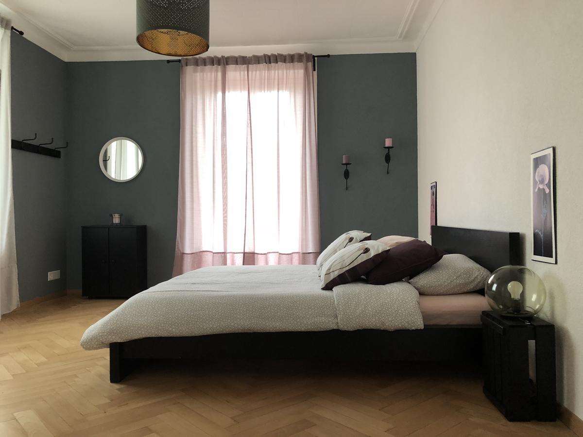 Appartement Douces Heures Avec Parking Couvert Prive Le Locle Kültér fotó